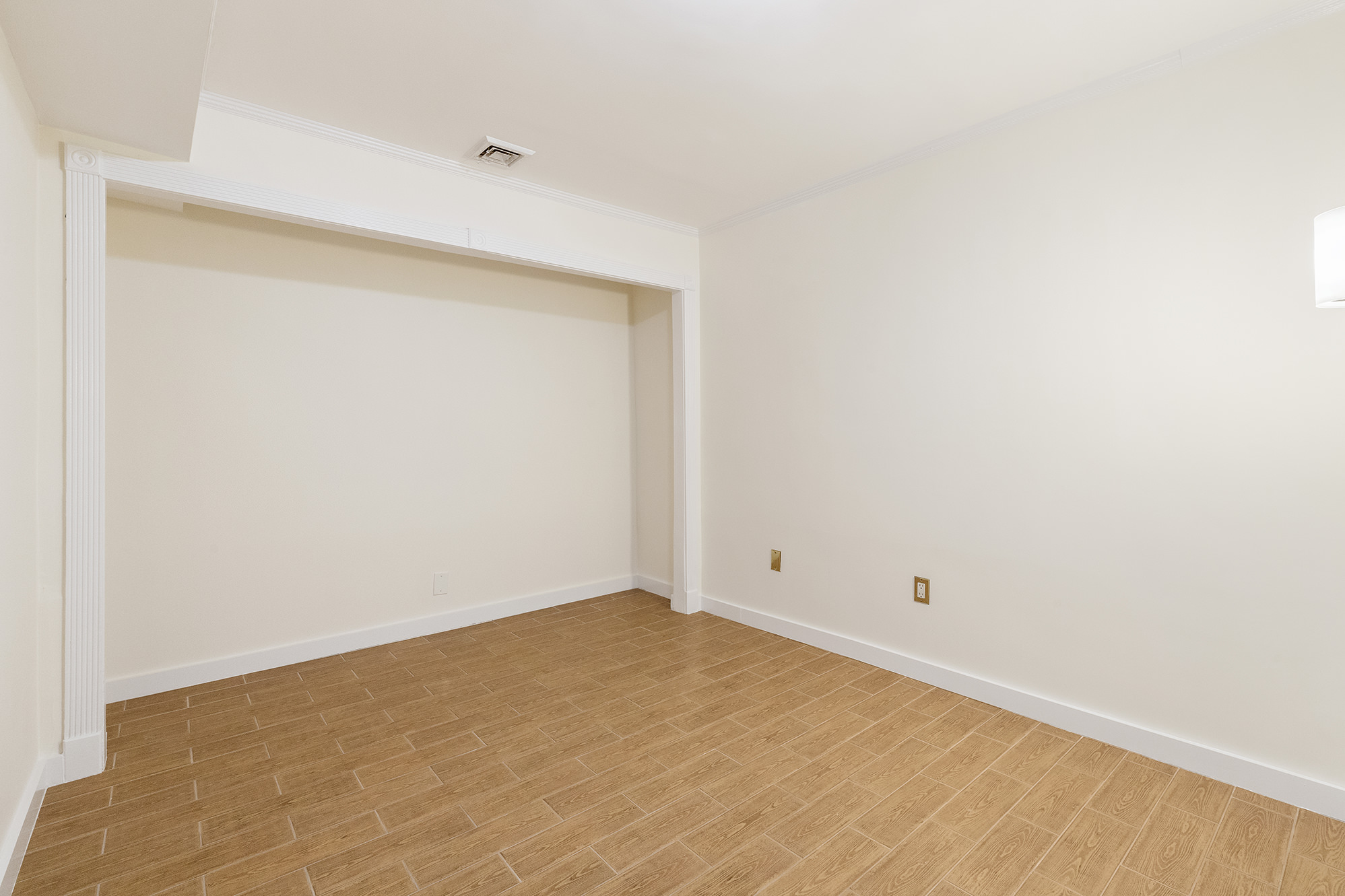 23 East 81st Street, Unit 1 Manhattan, NY 10028 - Photo 19 of 23 a view of an empty room