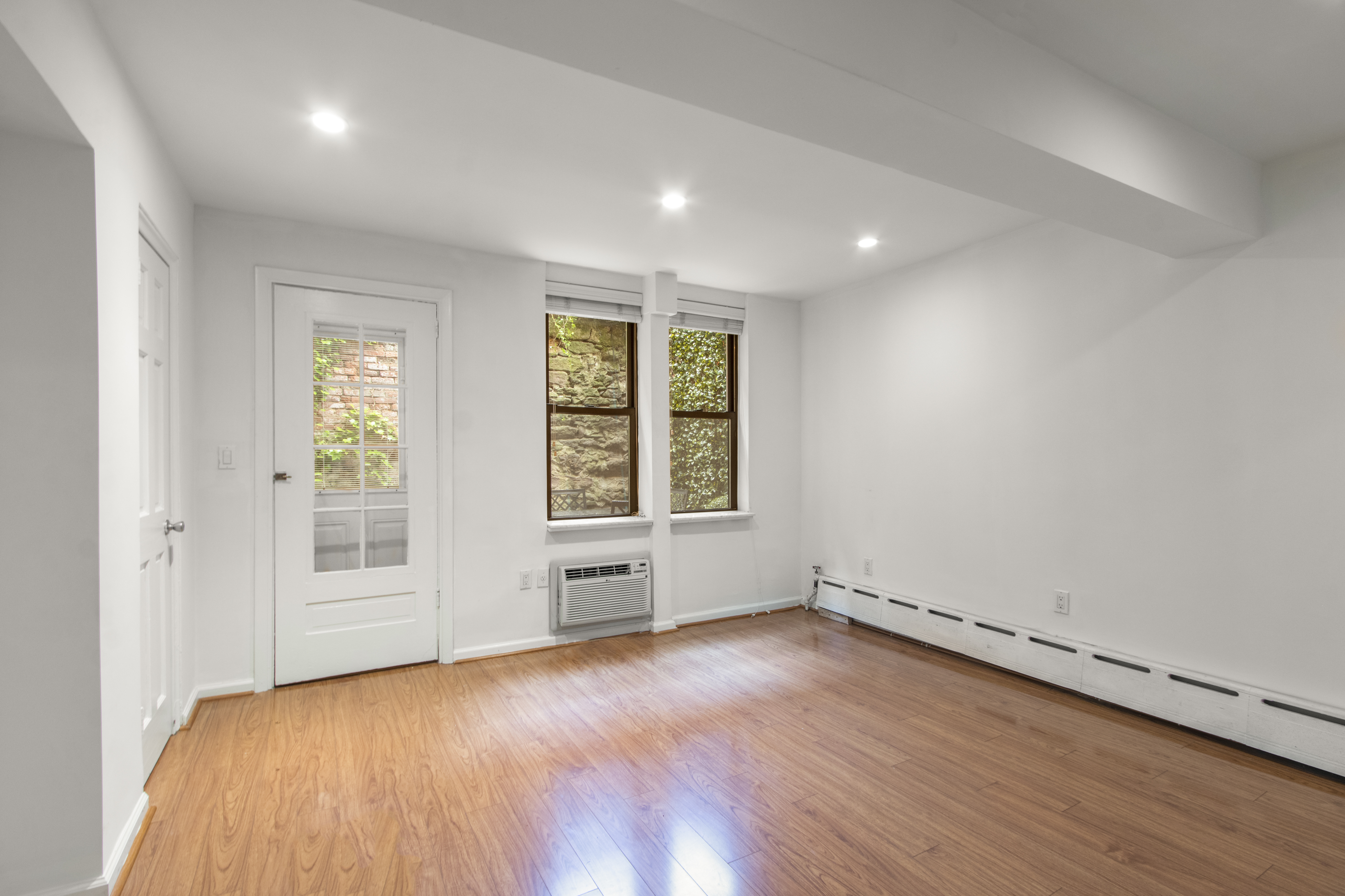 160 East 74th Street, Unit GARDEN Manhattan, NY 10021 - Photo 2 of 7