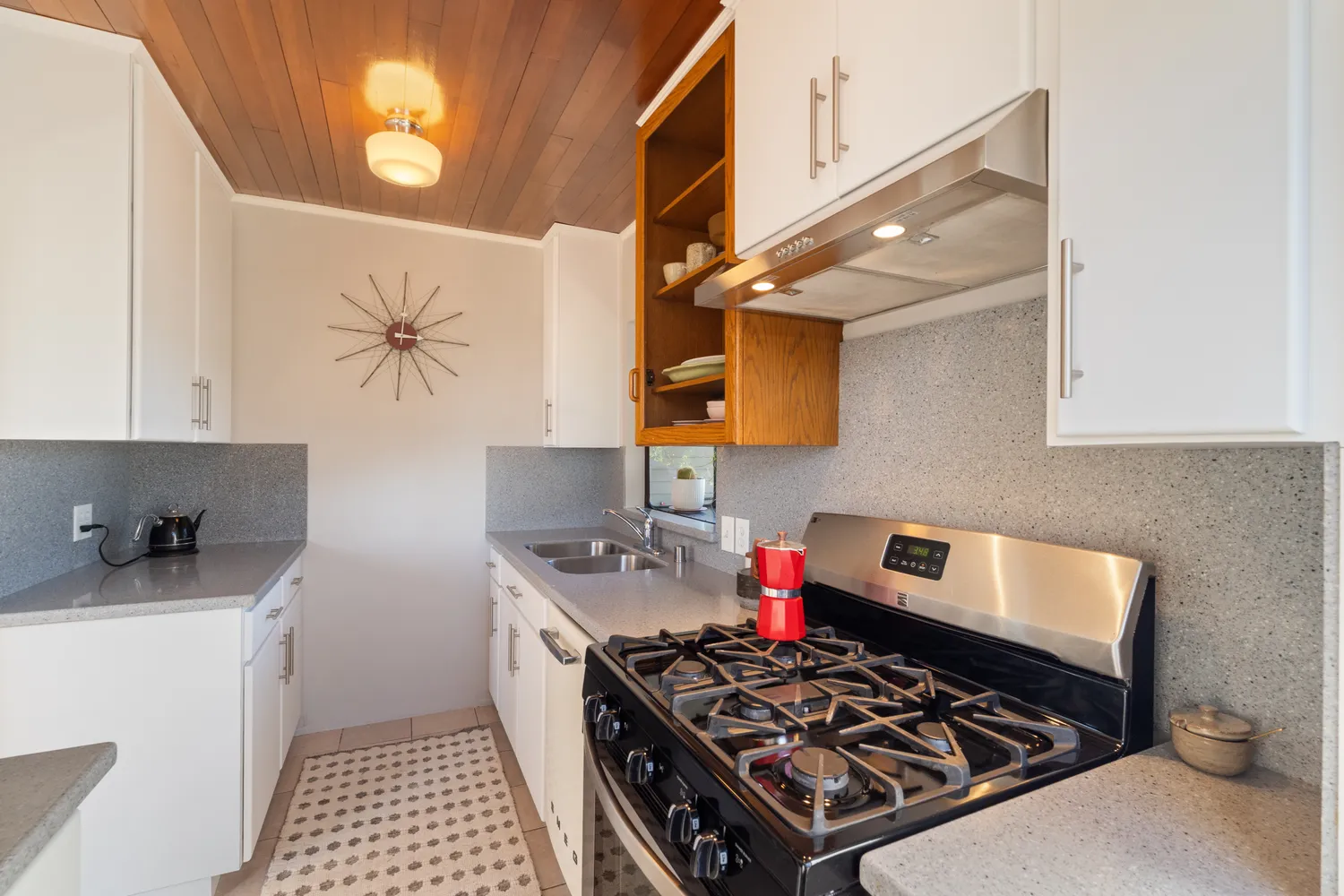 $799,000 | 554 Neva Place, Los Angeles, CA 90042