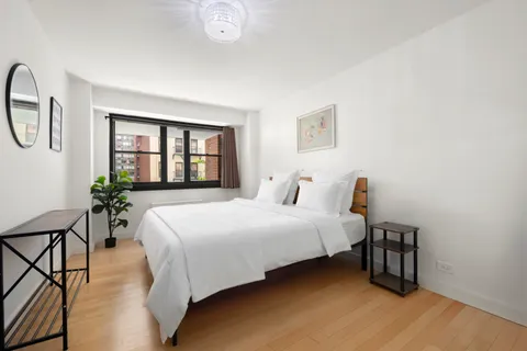 $1,050,000 | 235 East 87th Street, Unit 4K | Upper East Side