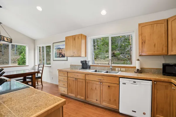 $730,000 | 8 Yuma Trail, Evergreen, CO 80439