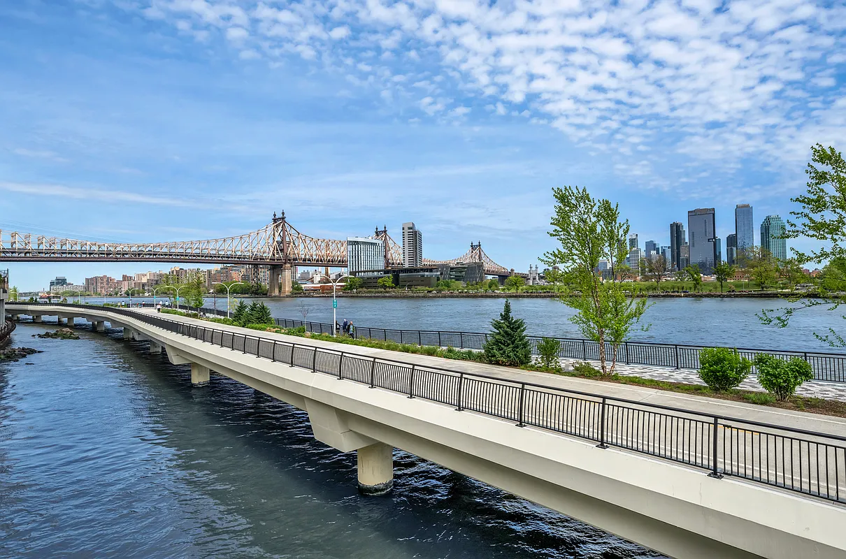 50 Sutton Place South, Unit 2D Manhattan, NY 10022 - Photo 8 of 11