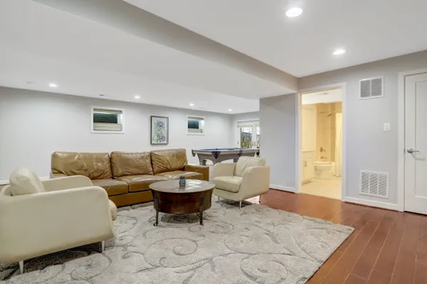 $2,000,000 | 4715 38th Street North, Arlington, VA 22207