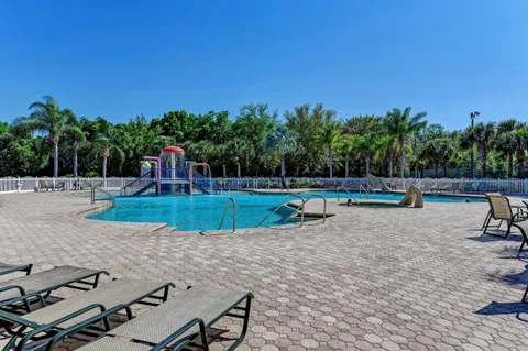 $949,000 | 826 Honeyflower Loop, Bradenton, FL 34212