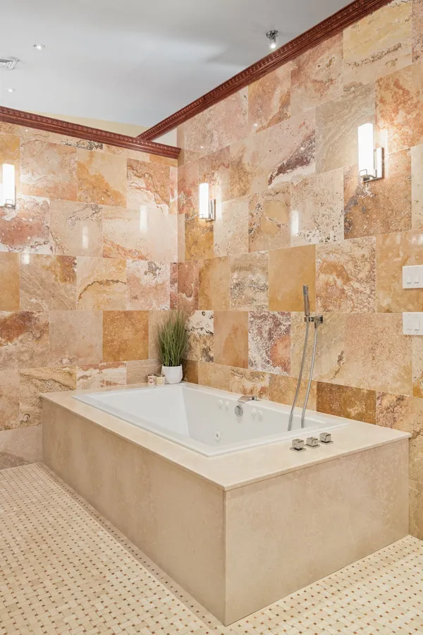 $1,400,000 | 802-10 Locust Street, Unit 201, Philadelphia, PA 19107