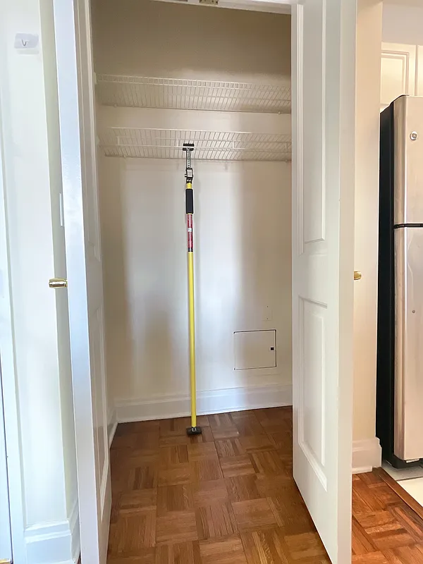 400 East 90th Street, Unit 15B Manhattan, NY 10128 - Photo 8 of 15 a view of an empty room