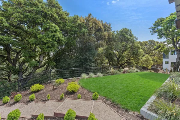 $1,949,000 | 13454 Campus Drive, Oakland, CA 94619