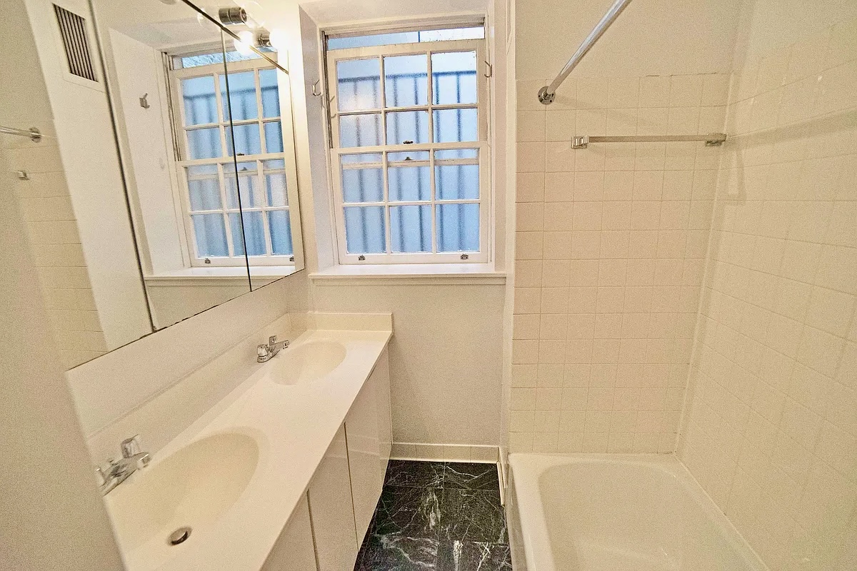 320 East 91st Street, Unit 1RW Manhattan, NY 10128 - Photo 4 of 6