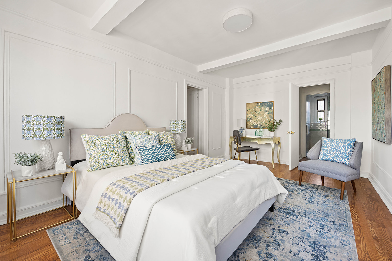 70 Remsen Street, Unit 9C Brooklyn, NY 11201 - Photo 5 of 11 a bedroom with a bed and a chair