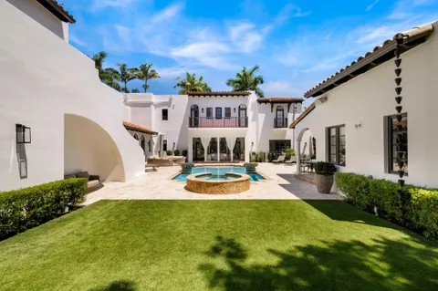 $8,200,000 | 6864 Southwest 68th Street, South Miami, FL 33143