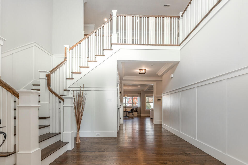 64 Valley View Road Waltham, MA 02452 - Photo 4 of 49