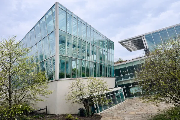 $1,200,000 | 457 West Fullerton Parkway, Unit 2W, Chicago, IL 60614