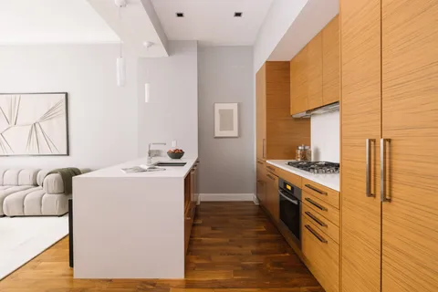$1,395,000 | 140 West 22nd Street, Unit 4C | Chelsea