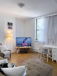 $3,714 | 384 Court Street, Unit 3 | Carroll Gardens