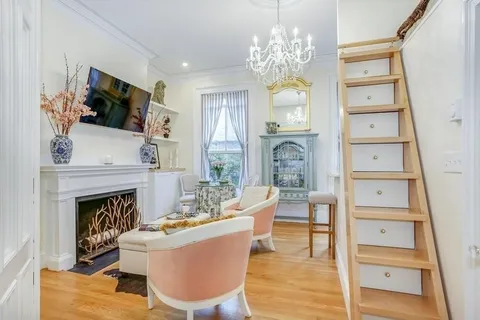 $549,000 | 376 Marlborough Street, Unit D, Boston, MA 02115