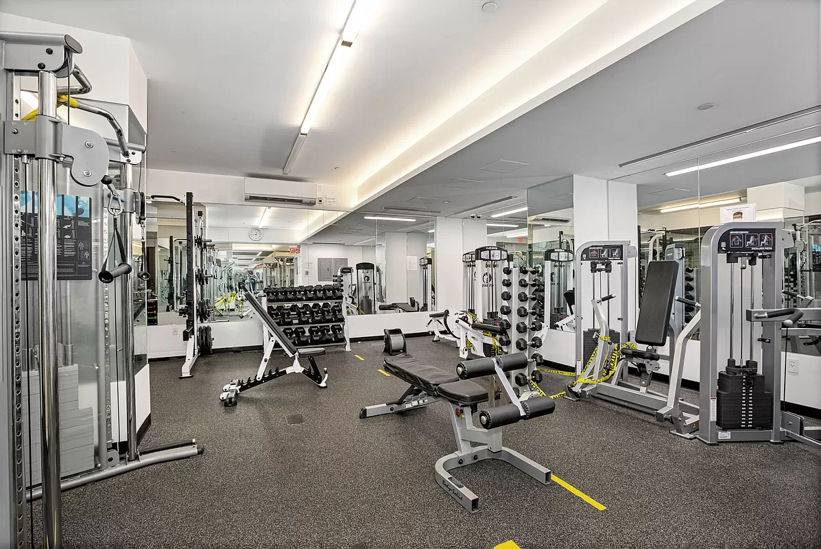 30 West 60th Street, Unit 4R Manhattan, NY 10019 - Photo 9 of 10