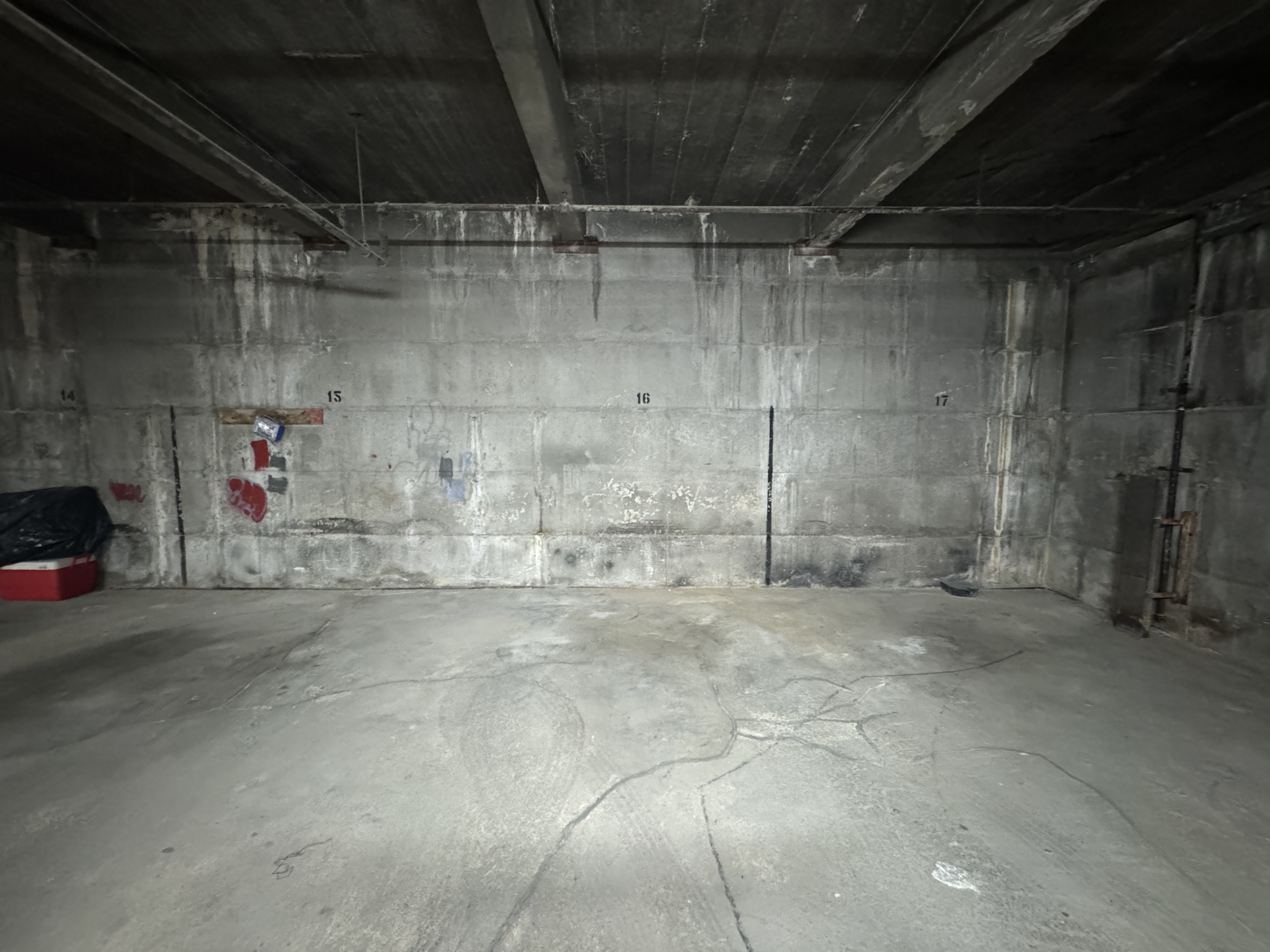 100 Ocean Parkway, Unit 6K Brooklyn, NY 11218 - Photo 35 of 36 a view of a room with an empty space