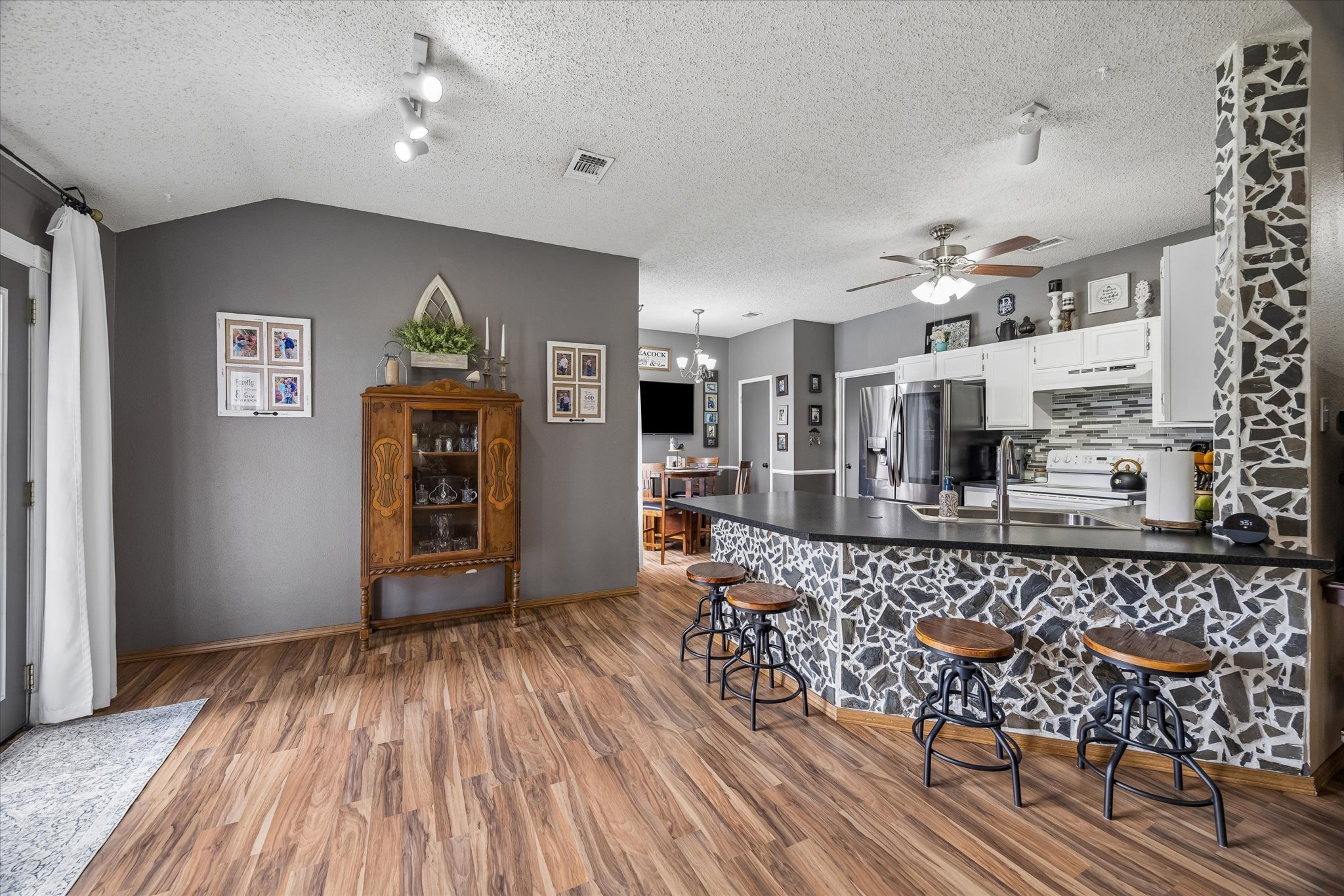 3115 Georgia Pine Drive Spring, TX 77373 - Photo 8 of 21