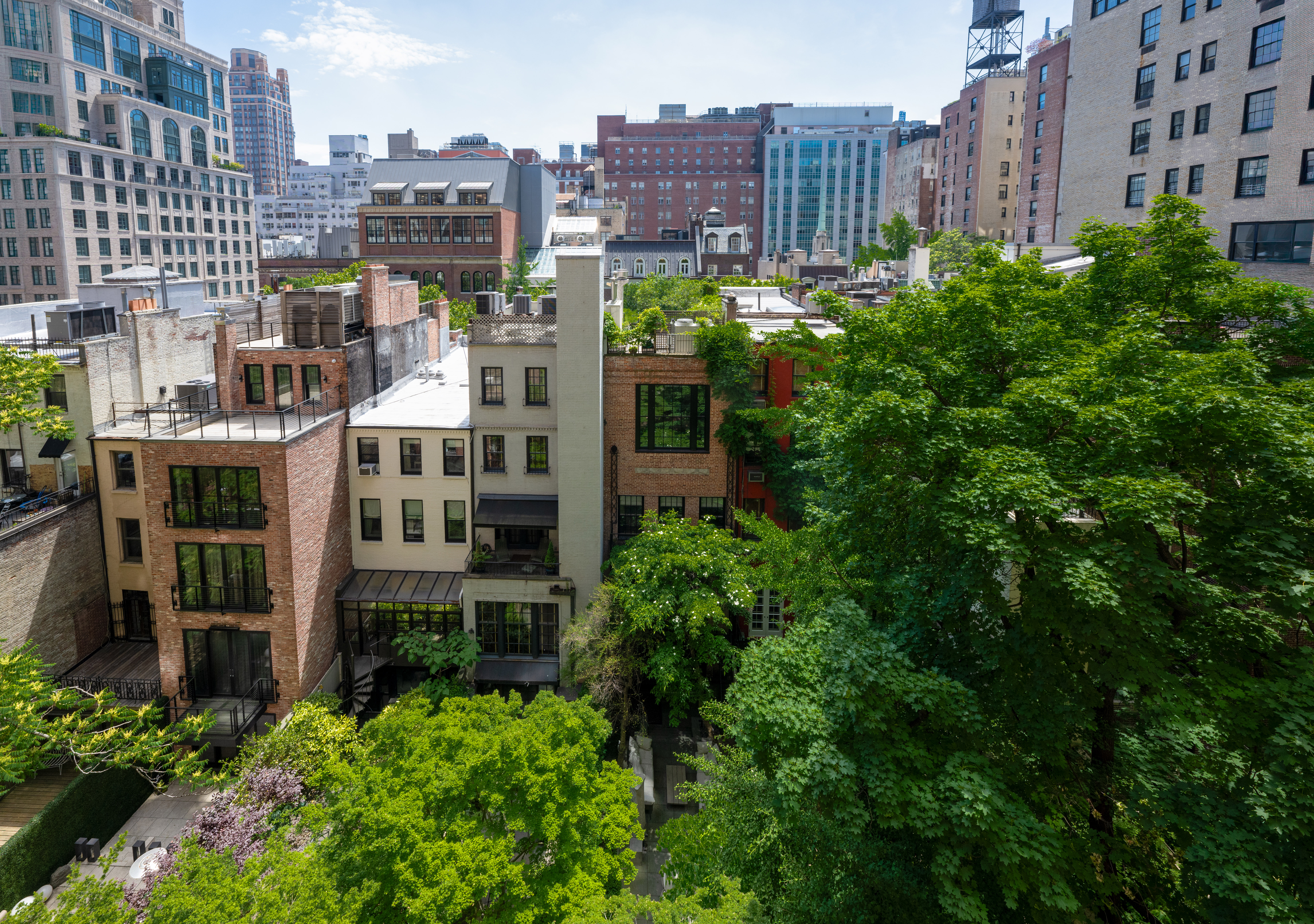124 East 79th Street, Unit 7D Manhattan, NY 10075 - Photo 18 of 25 a view of a building