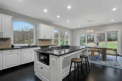 $2,385,000 | 3 Kensington Court, Warren, NJ 07059