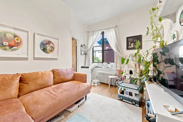 $3,950 | 93 1st Place, Unit 3R | Carroll Gardens