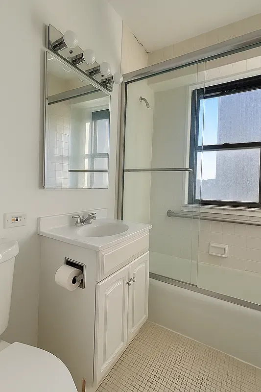 $4,595 | 345 East 80th Street, Unit 20K | Upper East Side