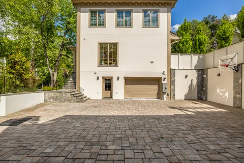 $4,100,000 | 5537 Hawthorne Place Northwest, Washington, DC 20016