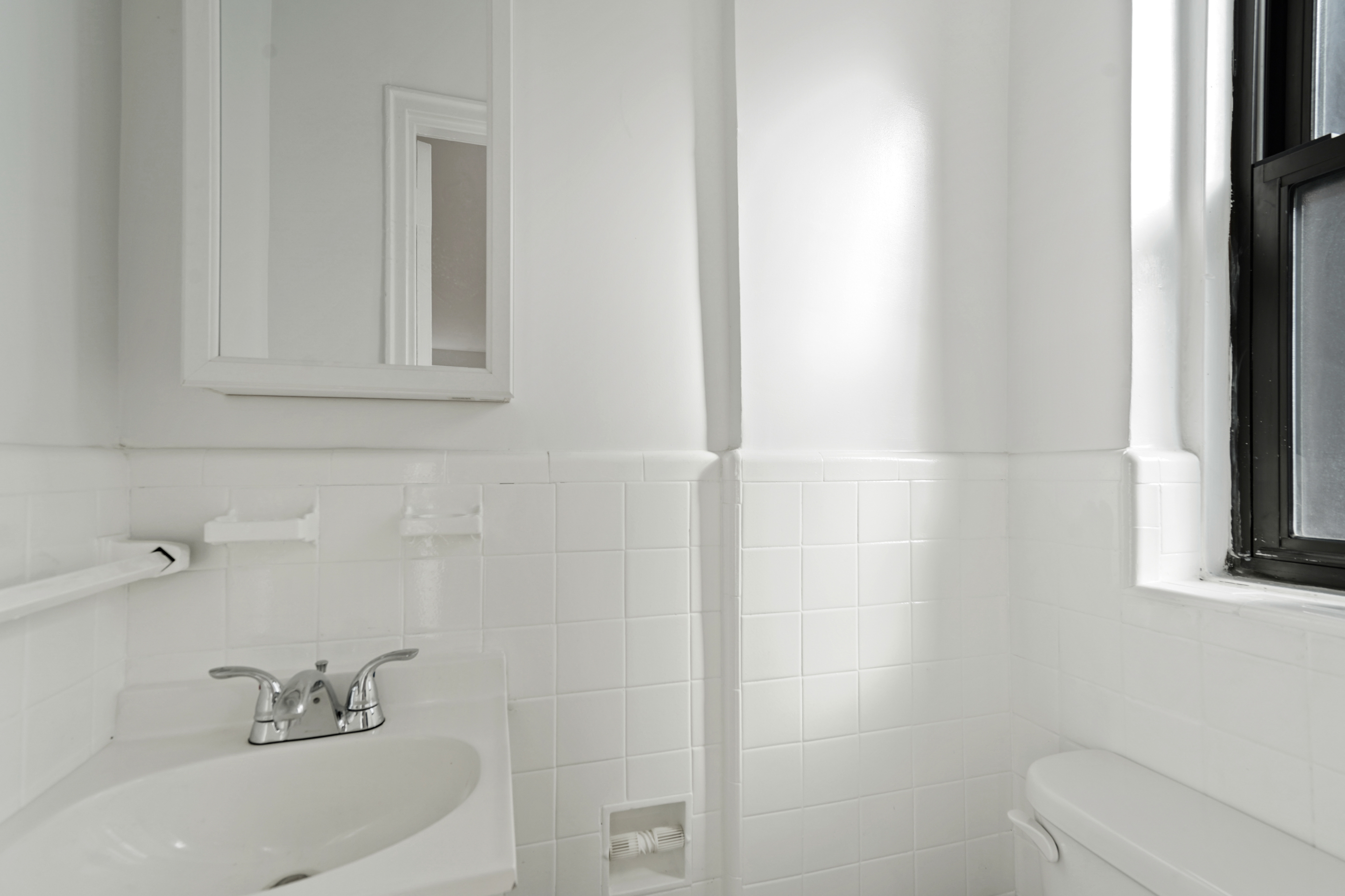 445 West 240th Street, Unit 3A Bronx, NY 10463 - Photo 9 of 36 Gallery Image 9