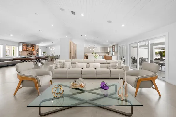 $2,925,000 | 9201 Southwest 102nd Street, Miami, FL 33176