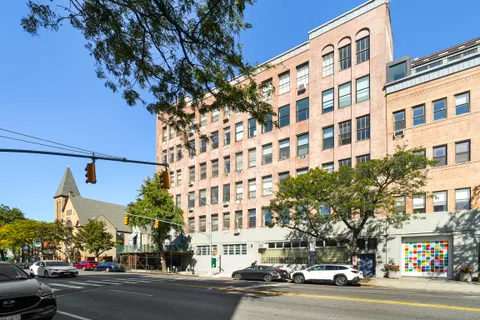 $1,300,000 | 423 Atlantic Avenue, Unit 3J | Boerum Hill