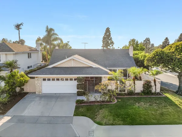 $2,085,000 | 2751 Canary Drive, Costa Mesa, CA 92626
