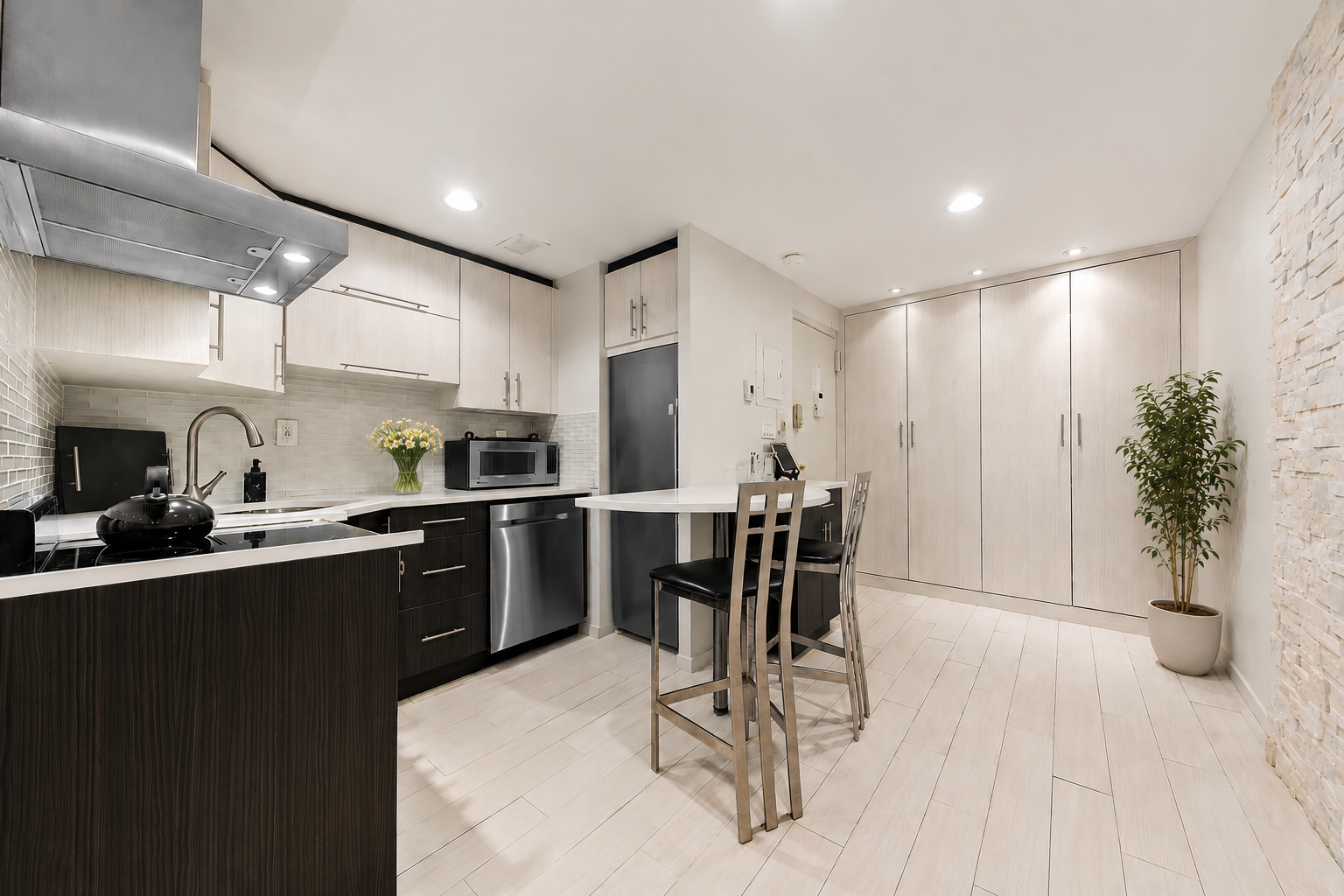 435 East 86th Street, Unit 4F Manhattan, NY 10028 - Photo 3 of 9 Gallery Image 3