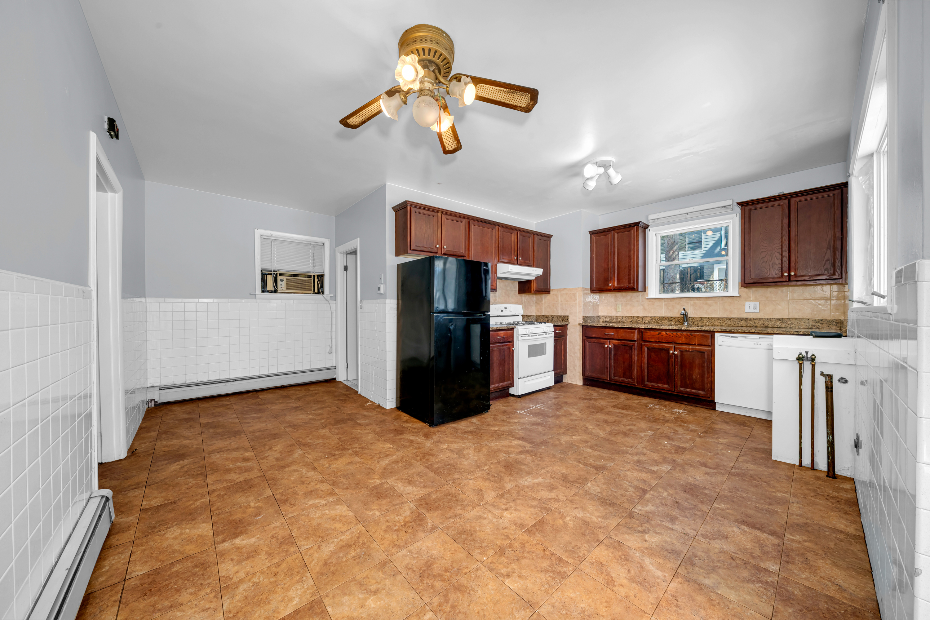 75 Warren Street Medford, MA 02155 - Photo 14 of 68