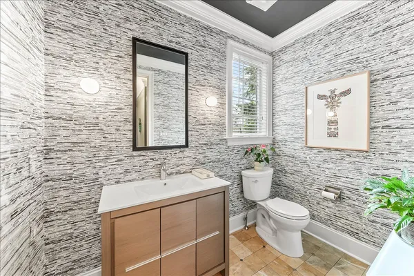 $2,000,000 | 108 Green Lane, Haverford, PA 19041