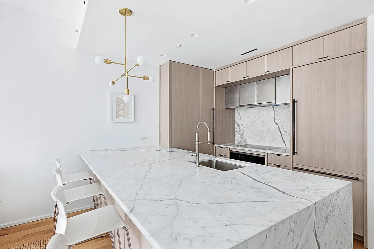 $4,200 | 318 West 52nd Street, Unit 3C | Hell's Kitchen
