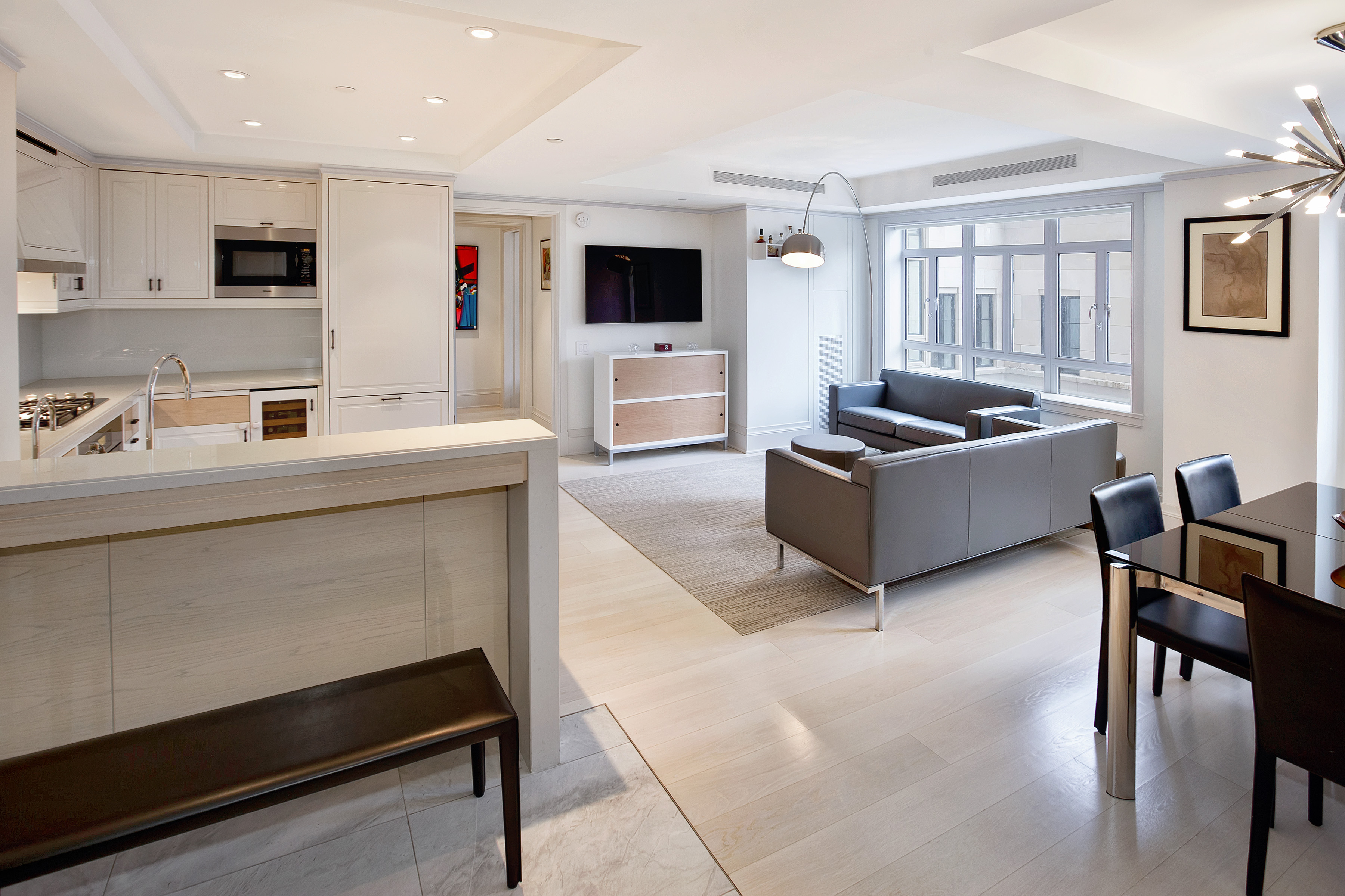 21 East 61st Street, Unit 6A Manhattan, NY 10065 - Photo 1 of 9