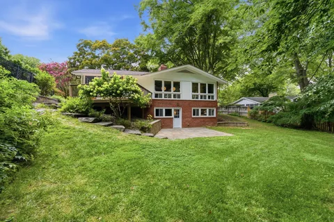 $795,000 | 3414 Country Hill Drive, Fairfax, VA 22030