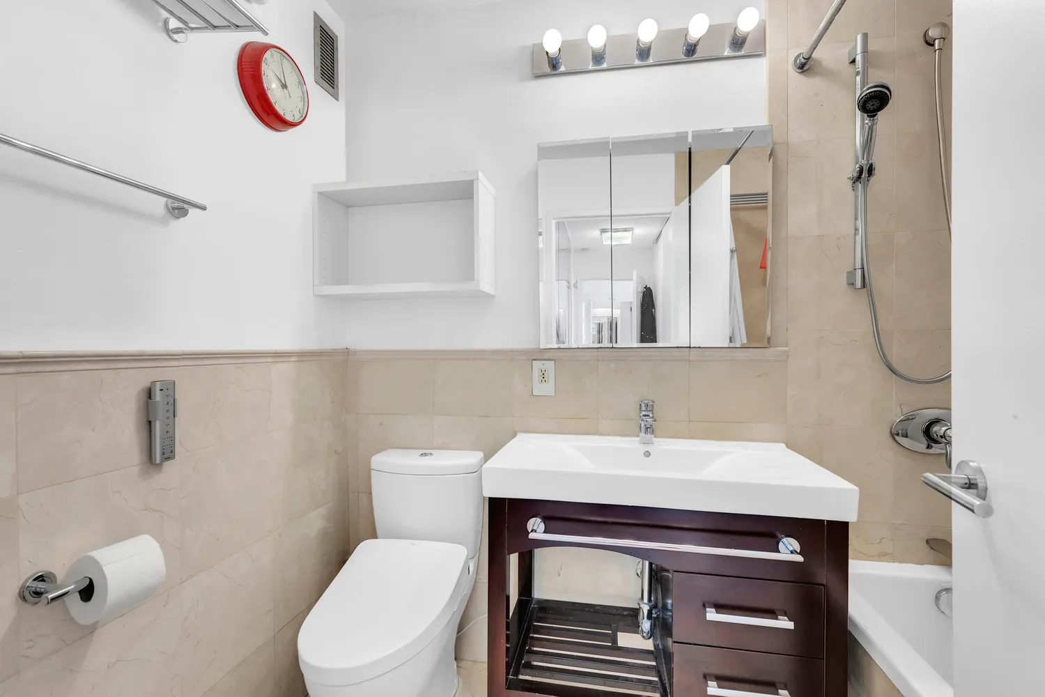 $1,290,000 | 300 East 59th Street, Unit 2601 | Sutton Place