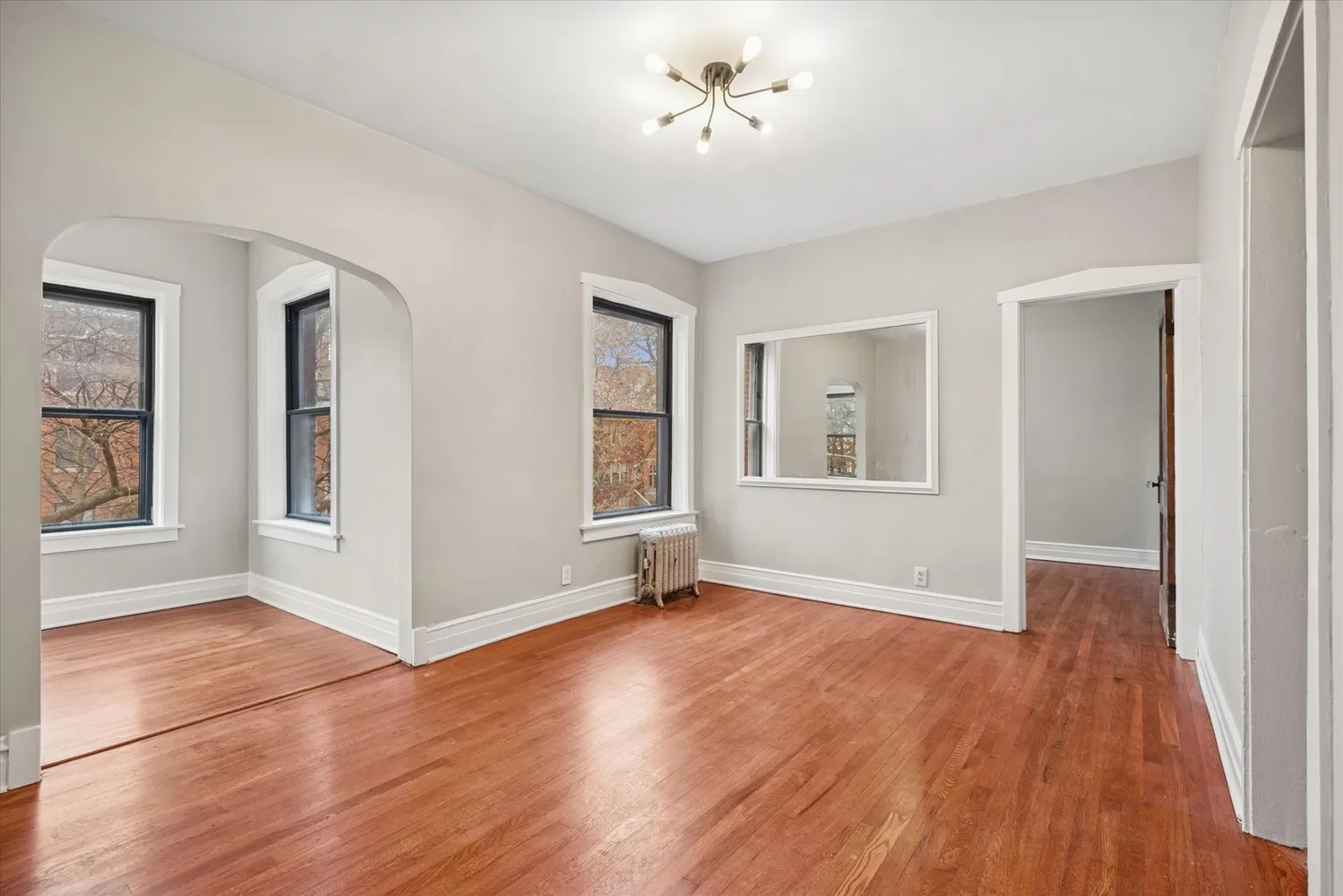 $375,000 | 1501 West Cornelia Avenue, Unit 2, Chicago, IL 60657