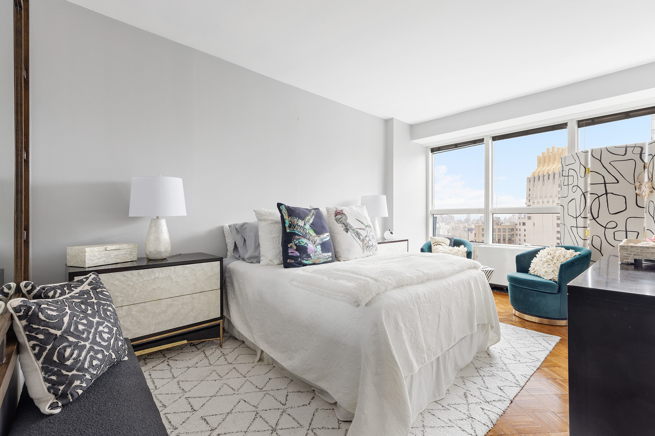 146 West 57th Street, Unit 38B Manhattan, NY 10019 - Photo 5 of 7