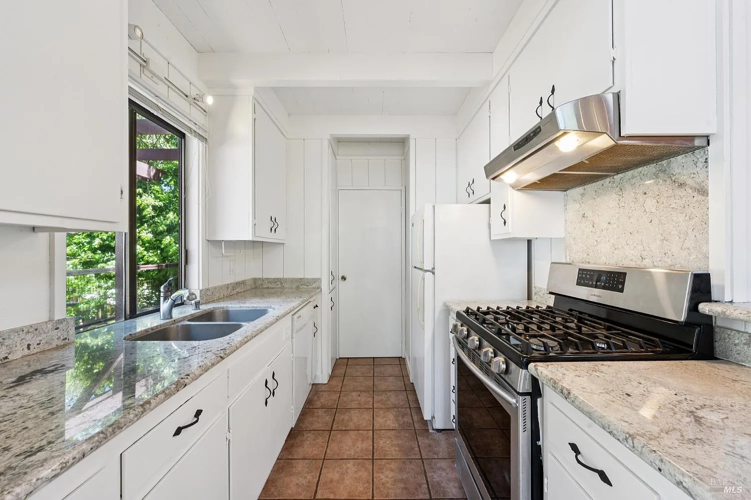 411 Highland Avenue Penngrove, CA 94951 - Photo 8 of 53