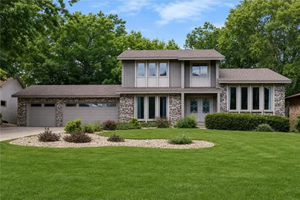 $499,000 | 3170 12th Street Northwest, New Brighton, MN 55112