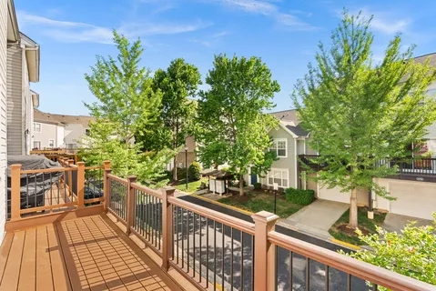 $485,000 | 21762 Dragons Green Square, Ashburn, VA 20147