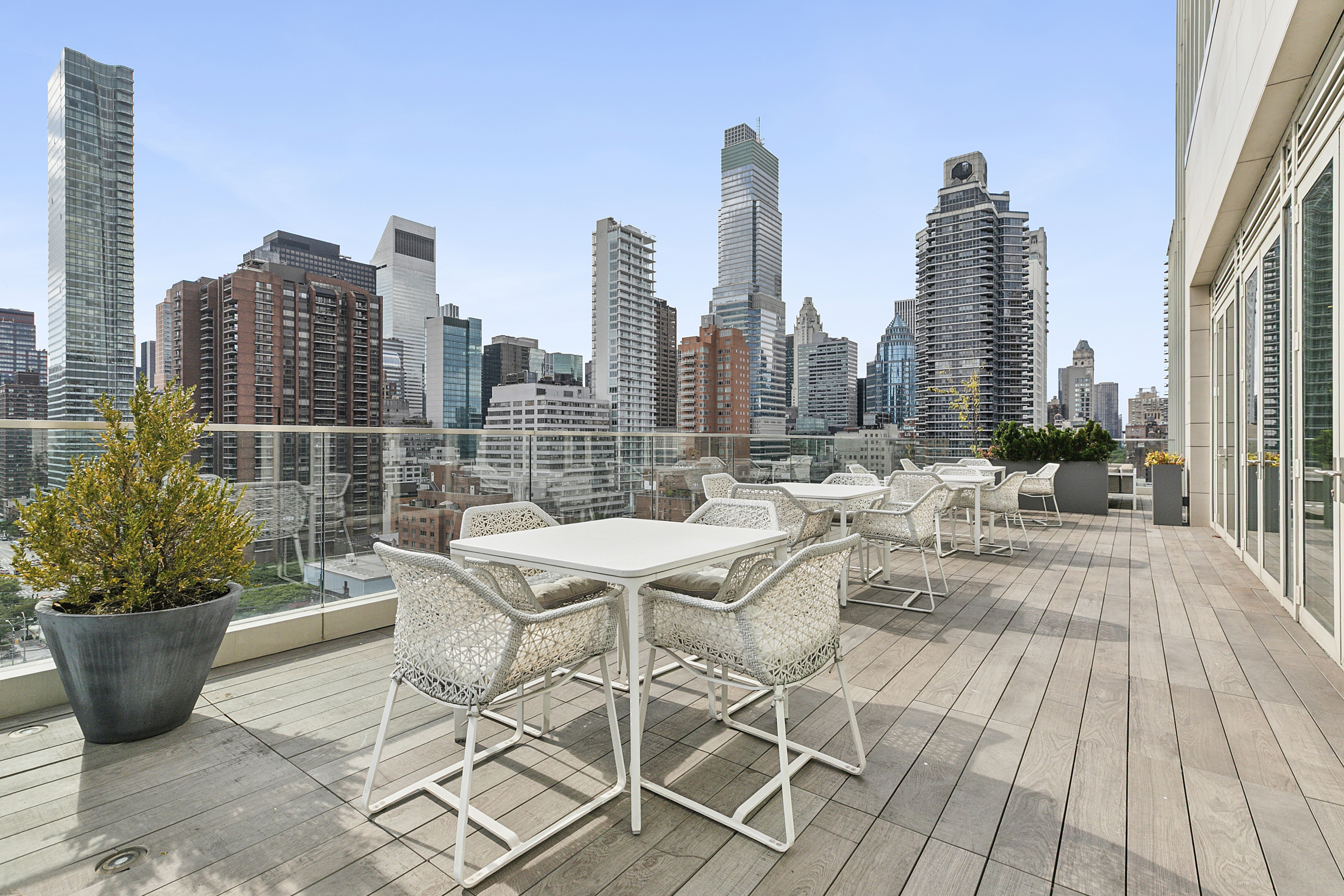301 East 61st Street, Unit 2C Manhattan, NY 10065 - Photo 9 of 14