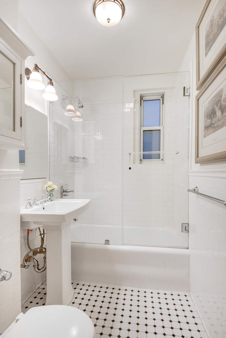 11 West 69th Street, Unit 3C Manhattan, NY 10023 - Photo 7 of 13