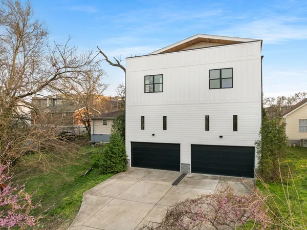 a front view of house with yard