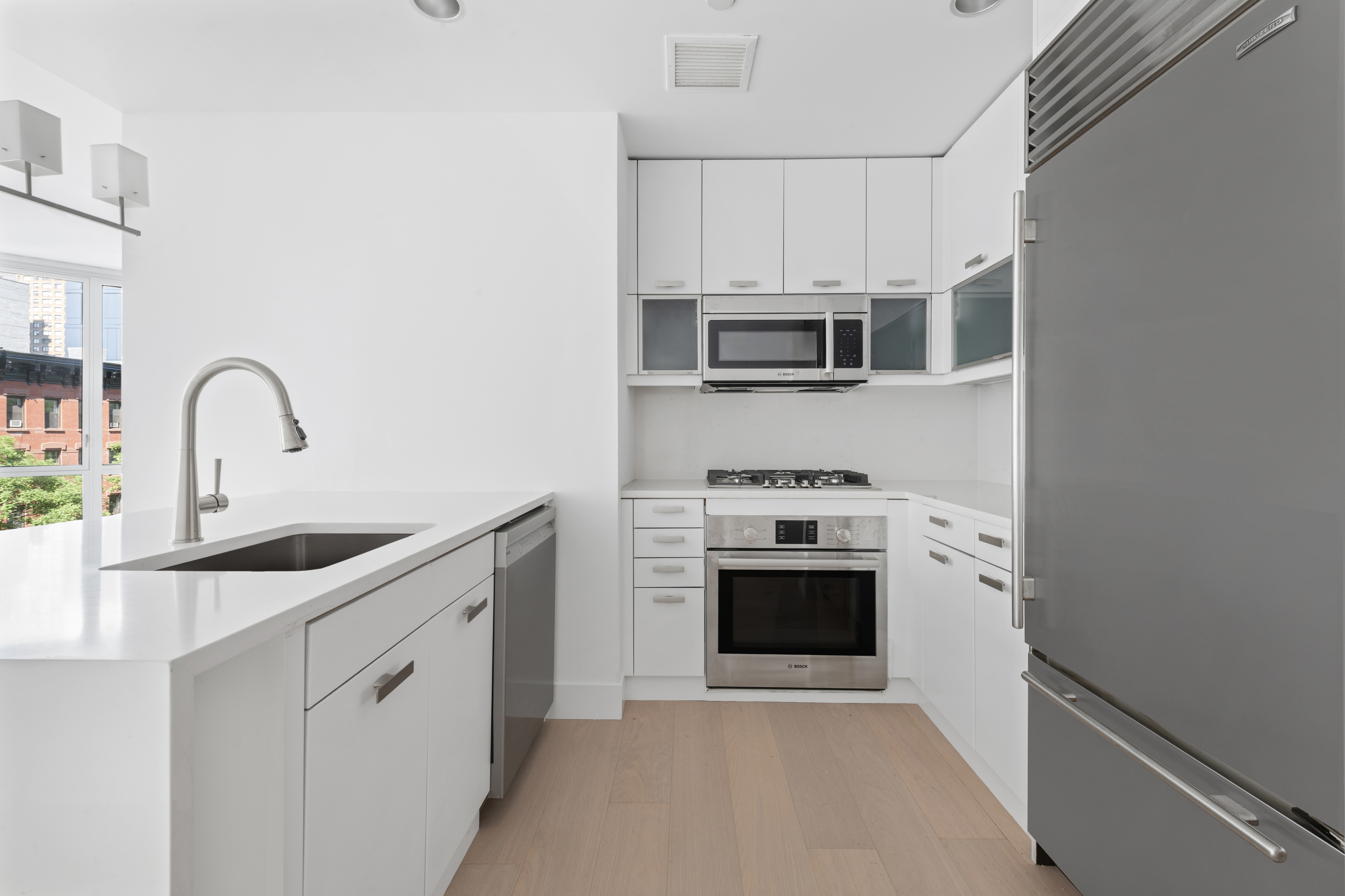 225 East 34th Street, Unit 5E Manhattan, NY 10016 - Photo 4 of 21