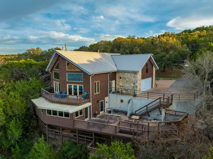 $1,495,000 | 21008 Lakeshore Drive West, Spicewood, TX 78669