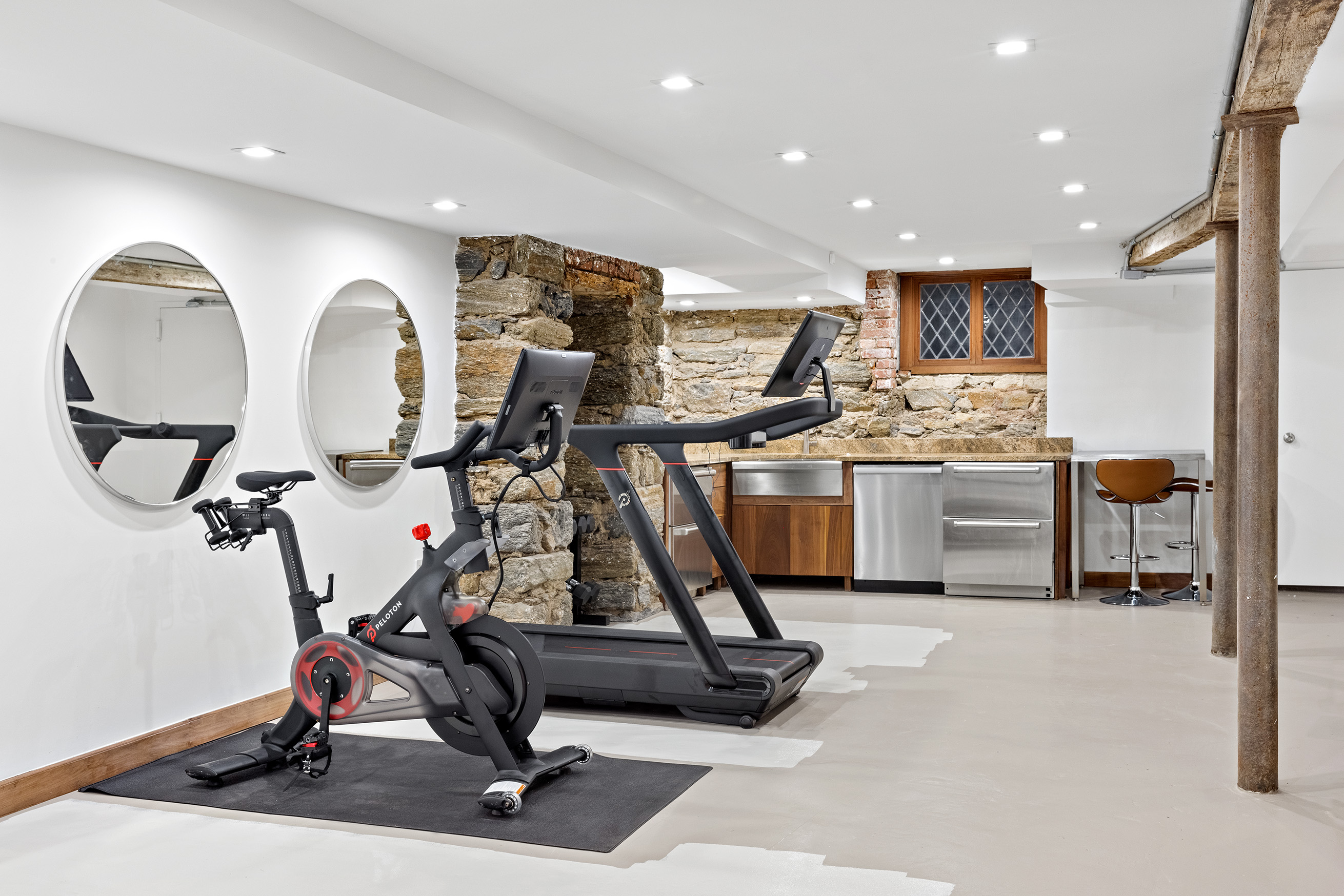 25 East 94th Street Manhattan, NY 10128 - Photo 31 of 33 a view of a room with gym equipment