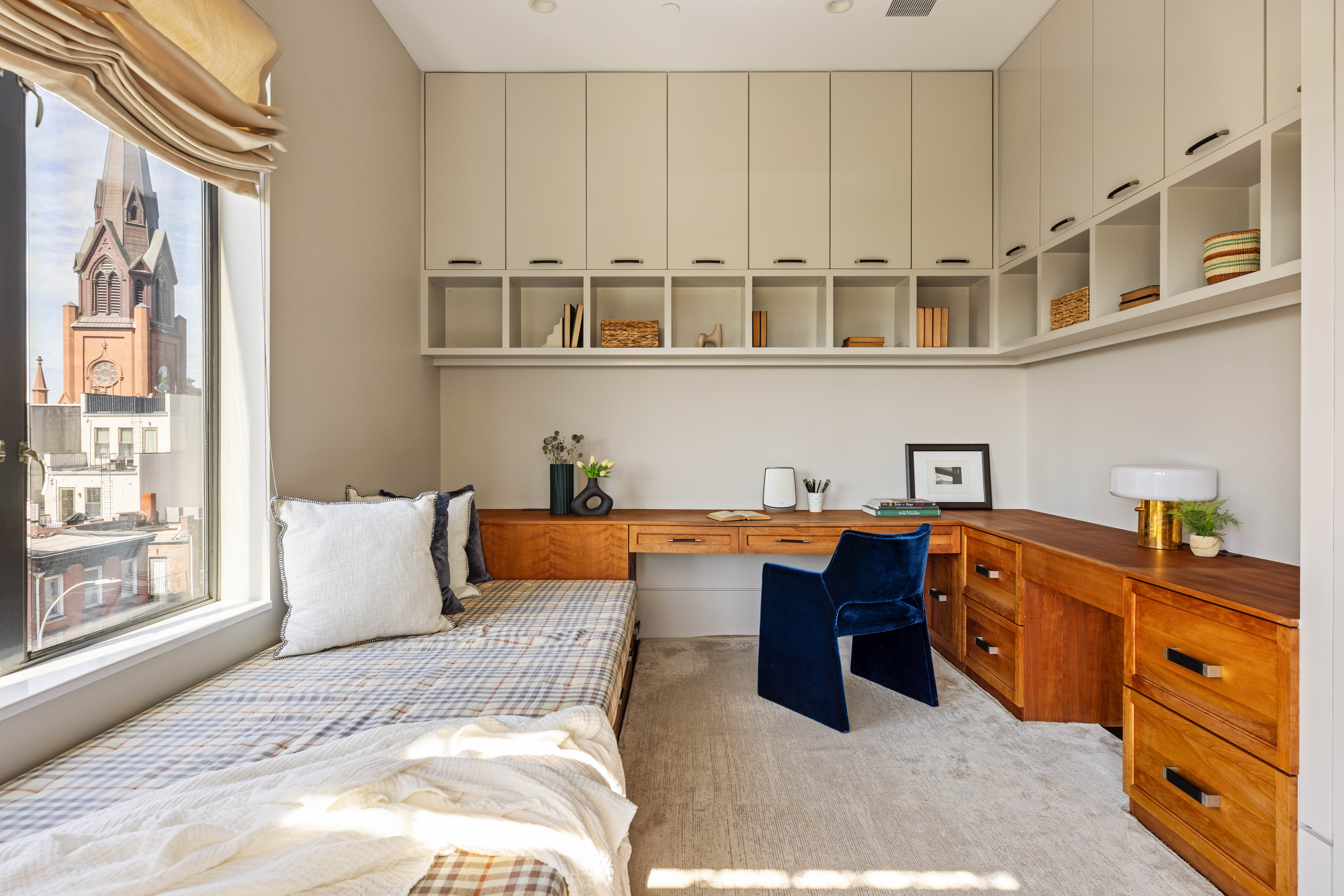 17 Bergen Street, Unit 4/PH Brooklyn, NY 11201 - Photo 16 of 21 a bedroom with furniture and a window